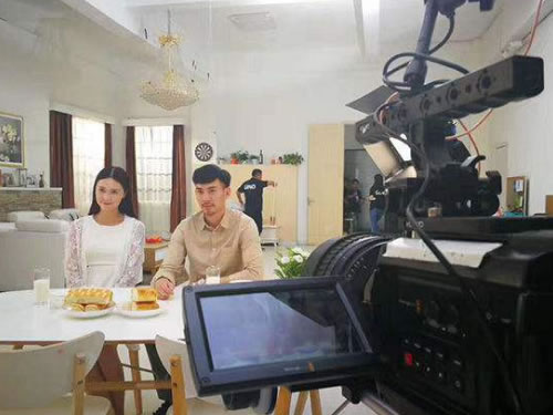 �aƷ����Ƭ�Ĕz